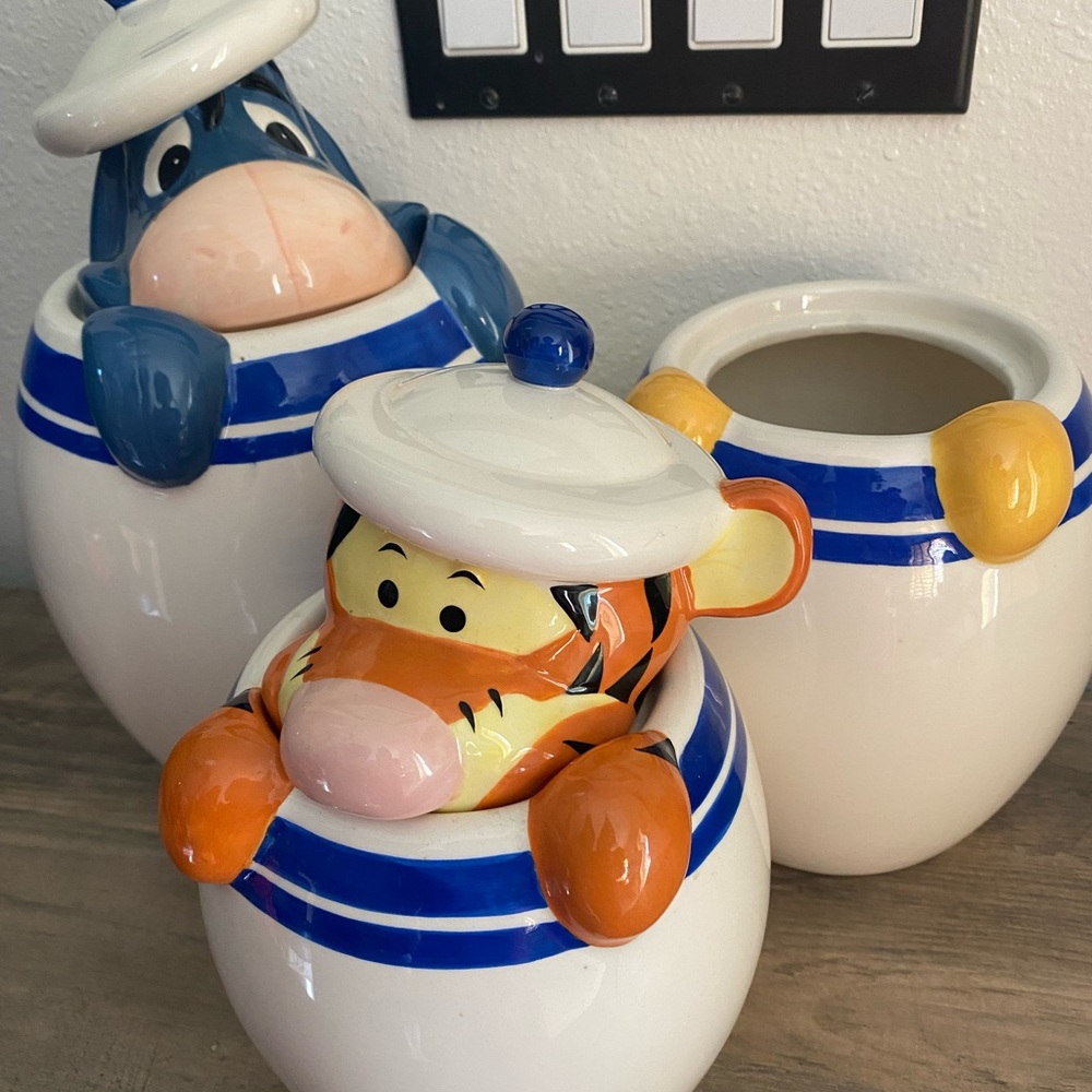 Winnie the Pooh canister set retired